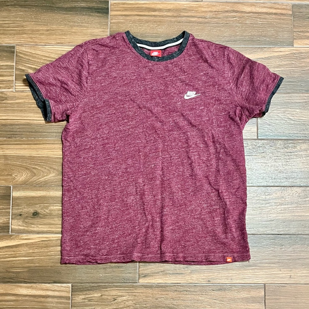 Nike Men's‎ Burgundy Short Sleeve Tee